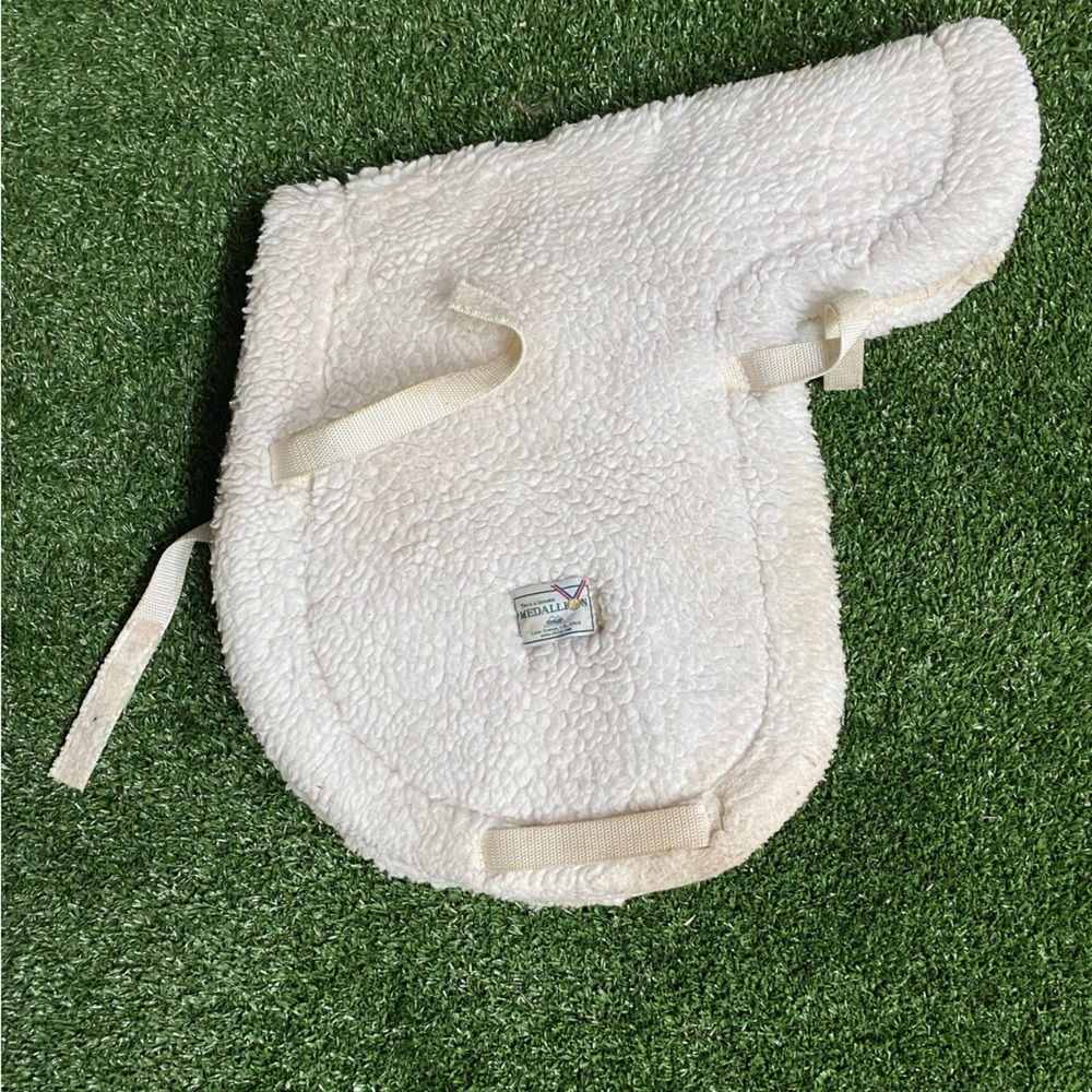 Medallion Hunter Saddle Pad YS